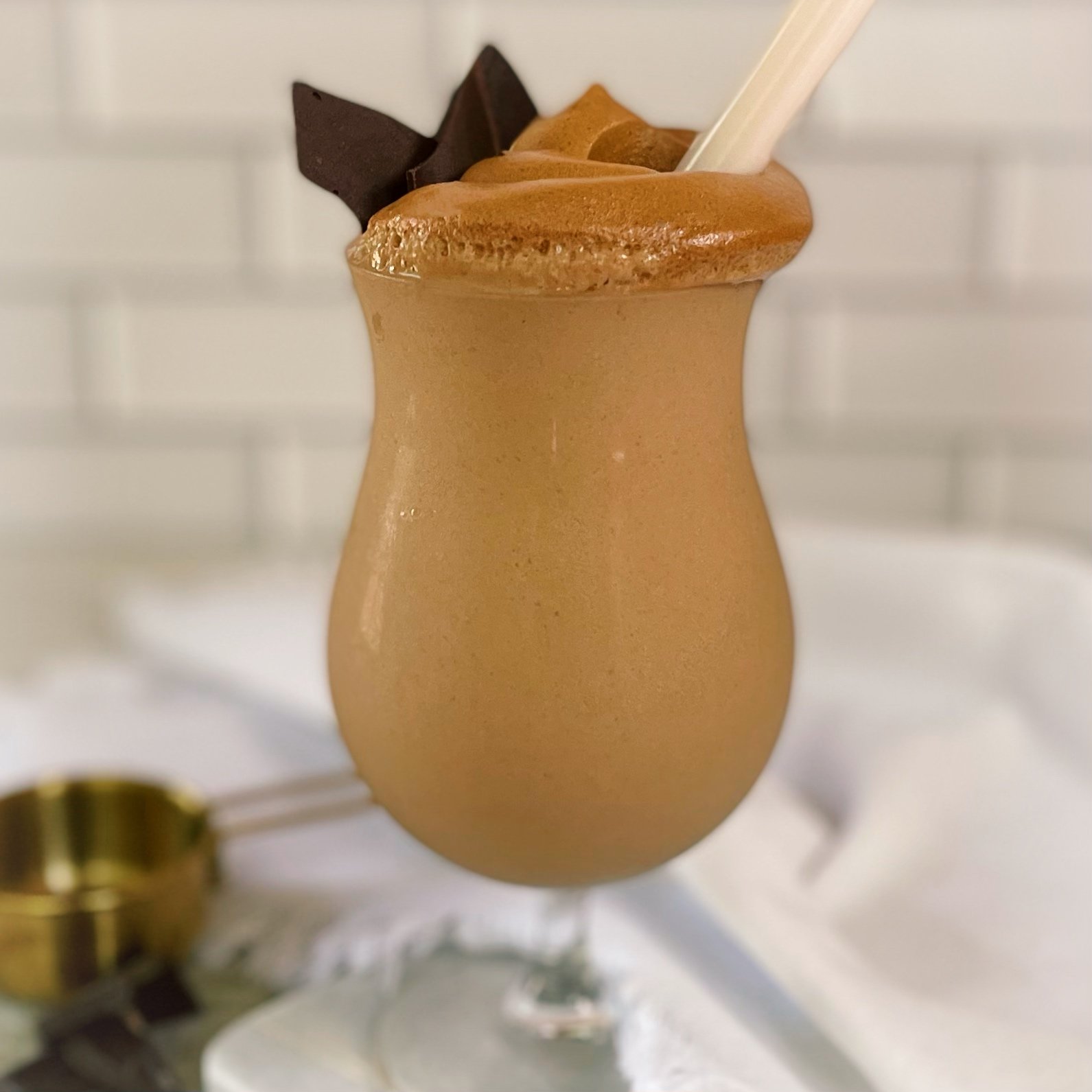 Chocolate Peanut Butter Dalgona Smoothie