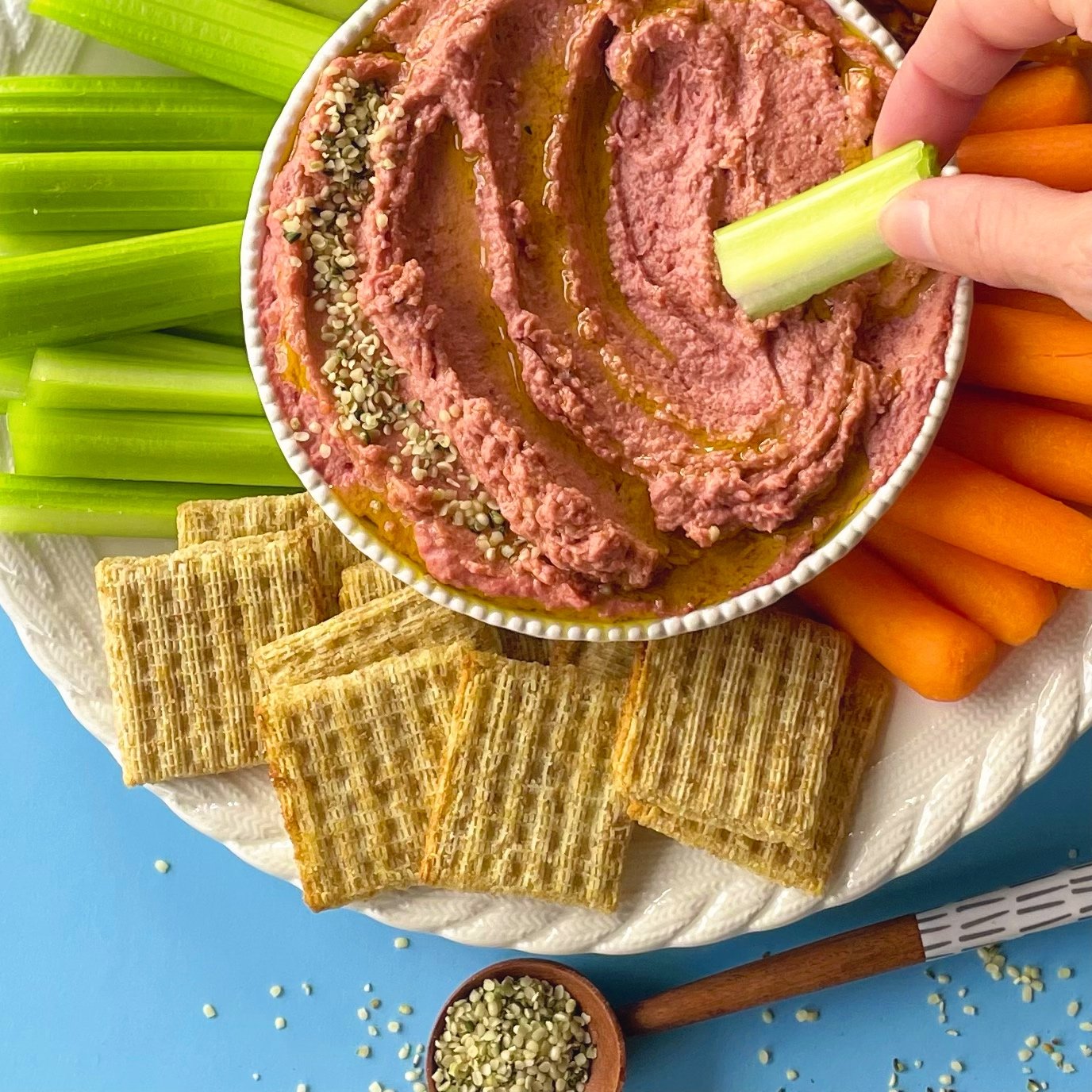 Easy Beet Hummus